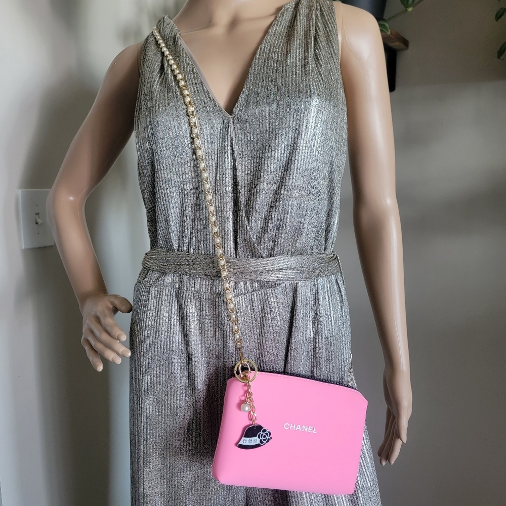 SALE🎉 4pcs NWOT Chanel Pink Cosmetic Pouch - Picture 3 of 10